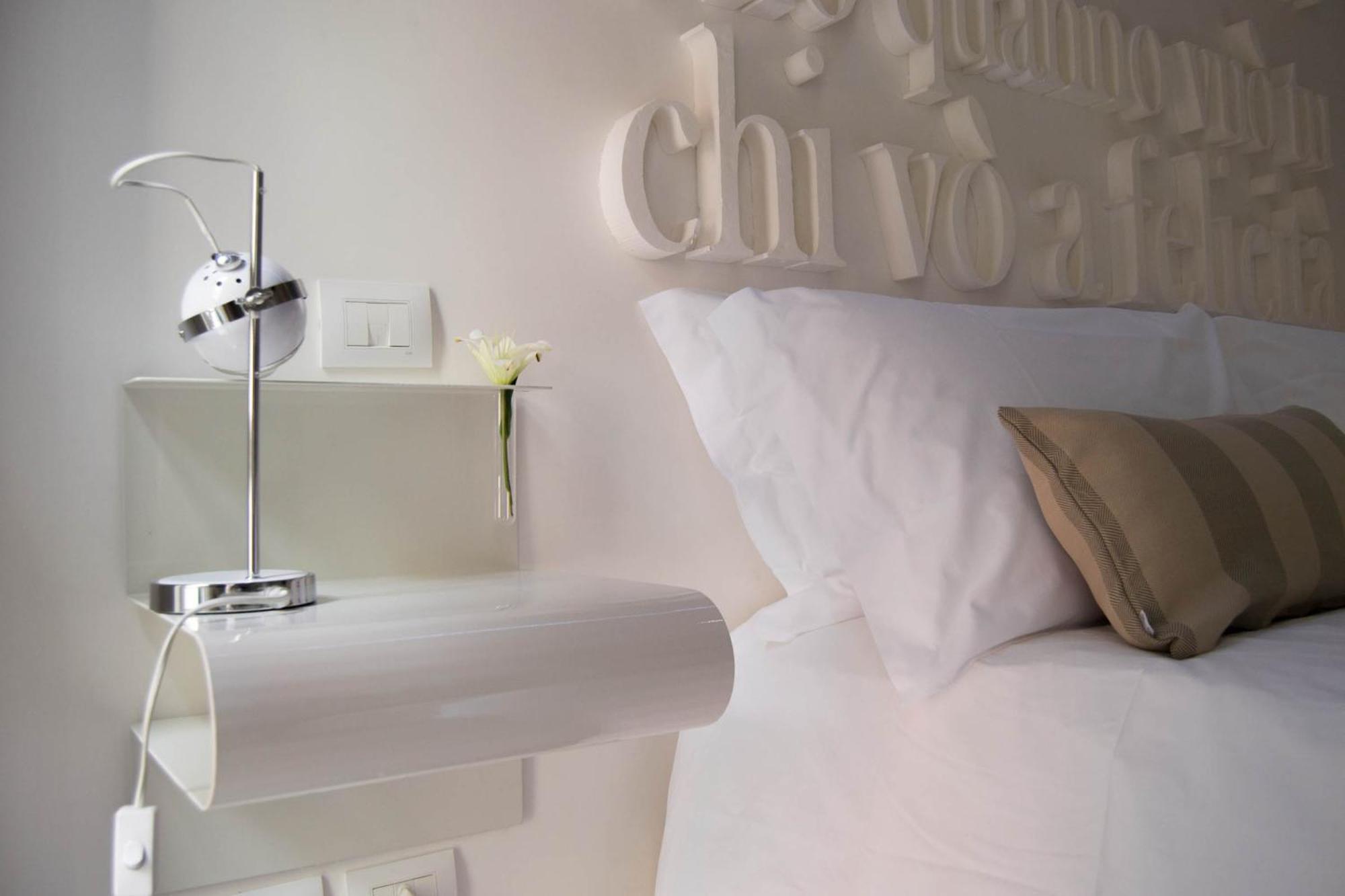 Hotel Santa Brigida เนเปิลส์ ภายนอก รูปภาพ